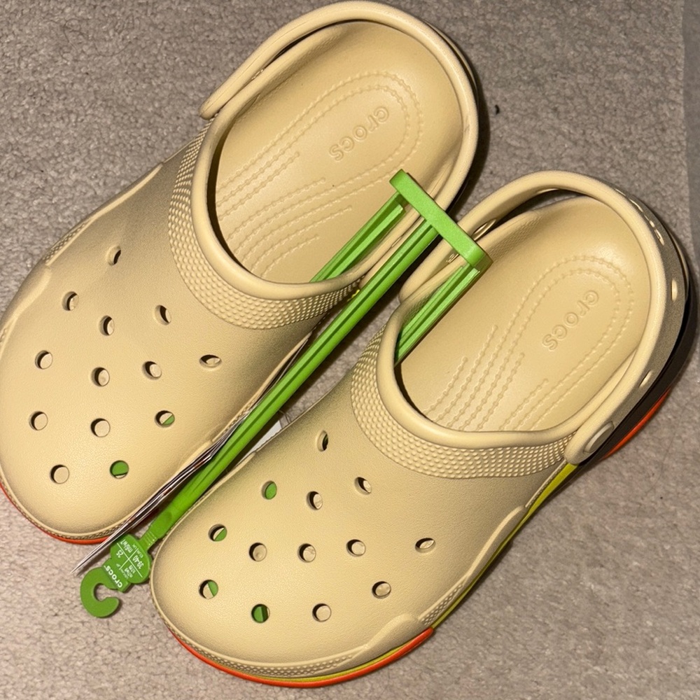 NWT CROC BUBBLE CRUSH PLATFORM CLOGS - Sesame (9) - Picture 2 of 9